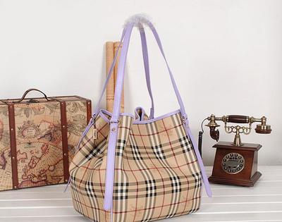 新款N8882浅紫格纹桶包 一站式女包批发与代销解决方案